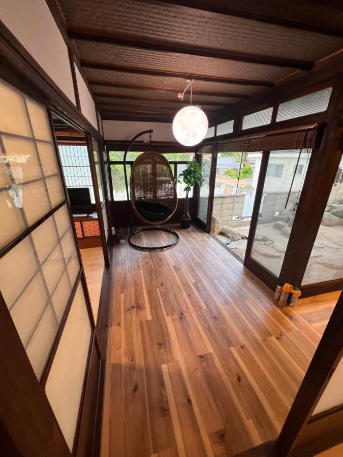 Gasthaus ドッグラン併設 しまなみ御殿 Imabari Railway Station Exterior foto
