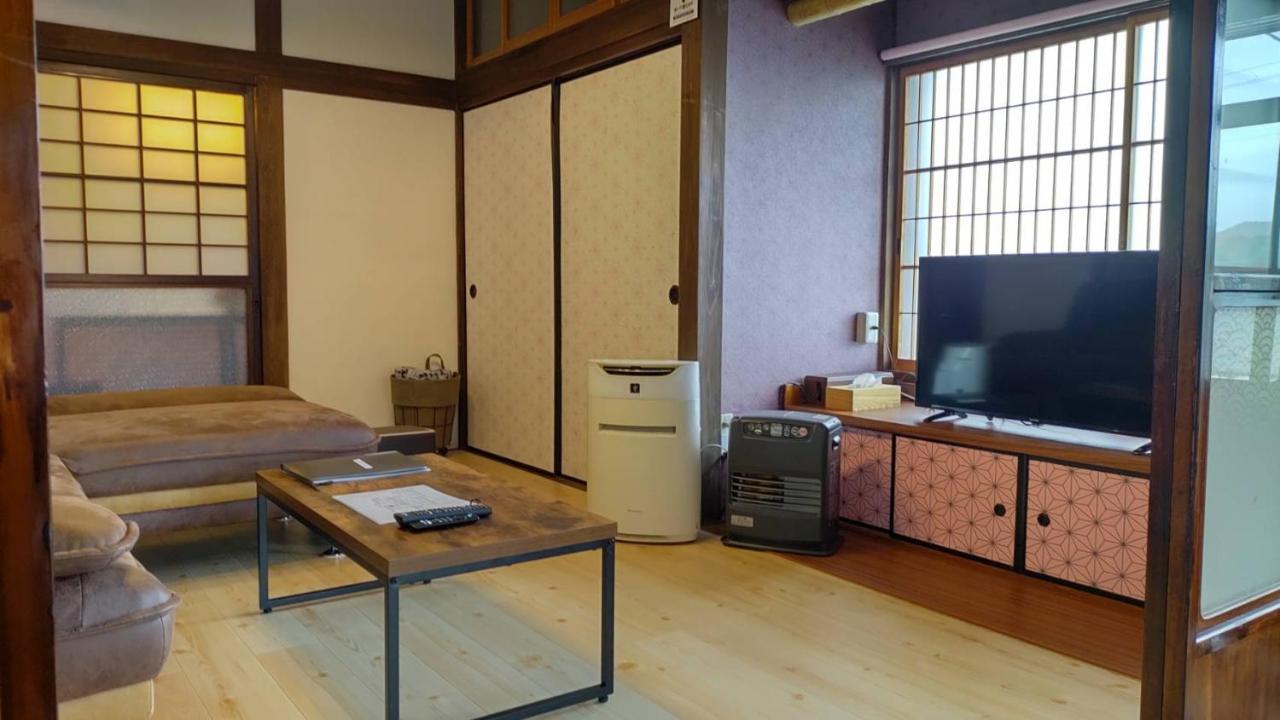 Gasthaus ドッグラン併設 しまなみ御殿 Imabari Railway Station Exterior foto