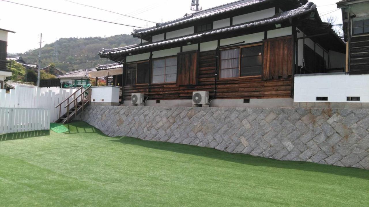 Gasthaus ドッグラン併設 しまなみ御殿 Imabari Railway Station Exterior foto