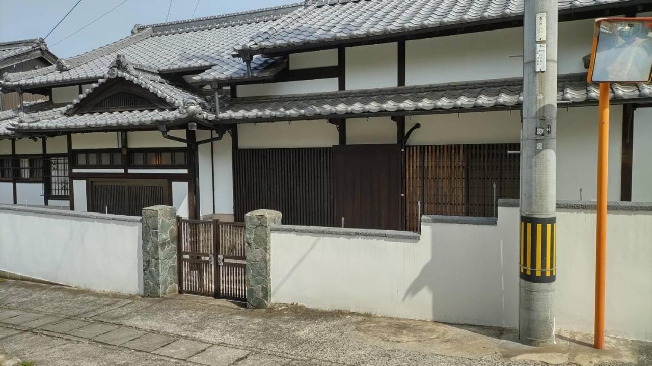 Gasthaus ドッグラン併設 しまなみ御殿 Imabari Railway Station Exterior foto