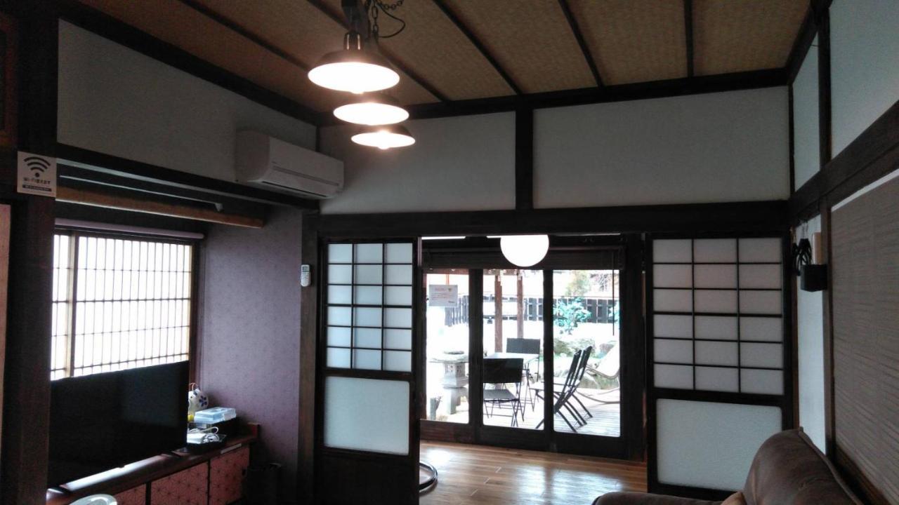 Gasthaus ドッグラン併設 しまなみ御殿 Imabari Railway Station Exterior foto