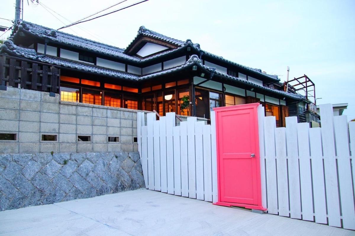 Gasthaus ドッグラン併設 しまなみ御殿 Imabari Railway Station Exterior foto