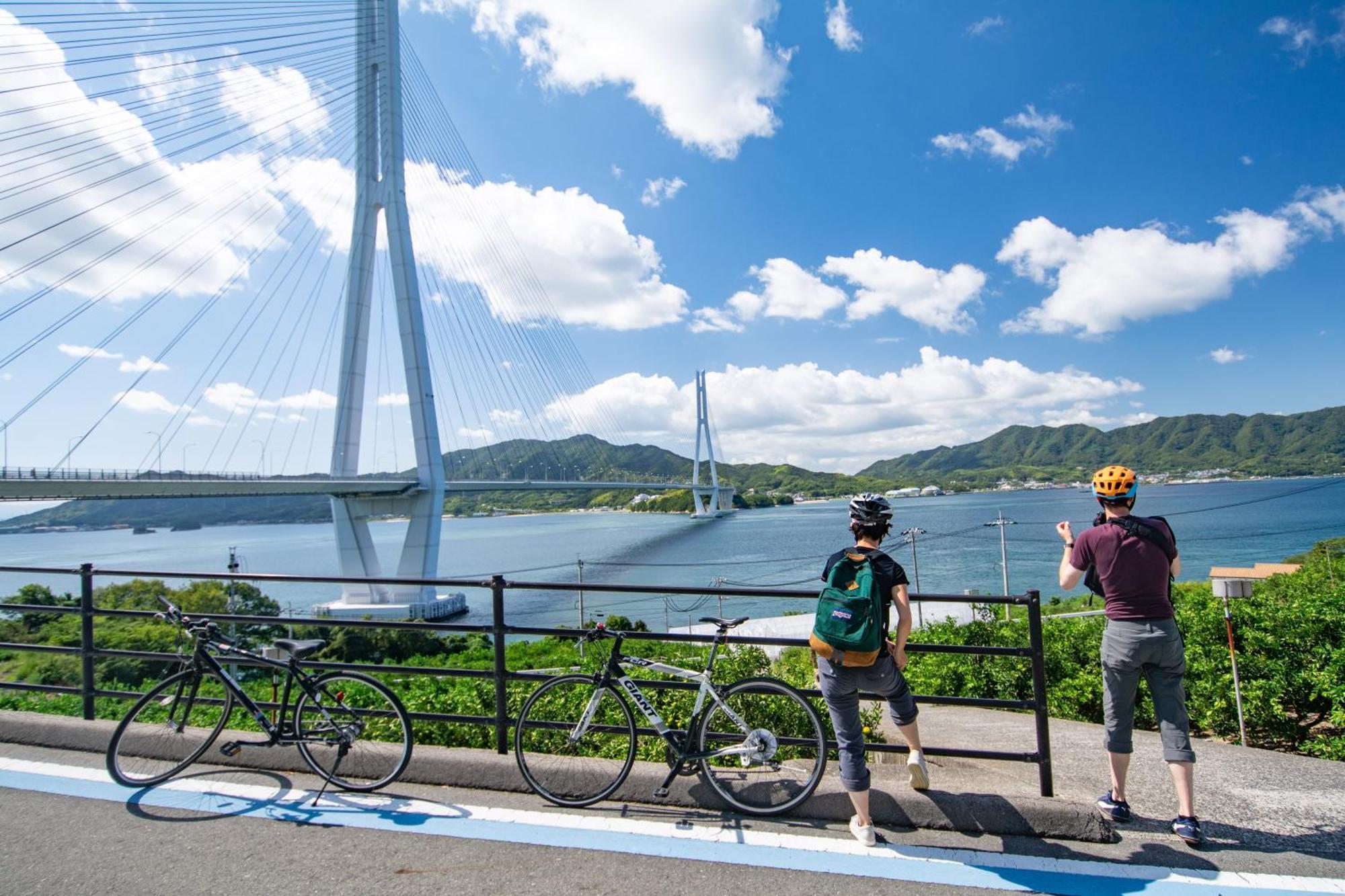Gasthaus ドッグラン併設 しまなみ御殿 Imabari Railway Station Exterior foto